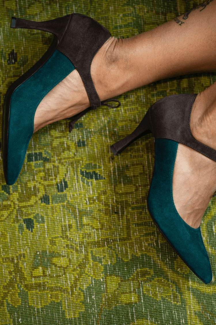 LUCREZIA | ANKLE TIE COURT SHOE