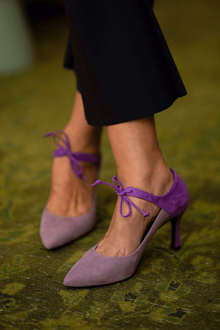 LUCREZIA | ANKLE TIE COURT SHOE