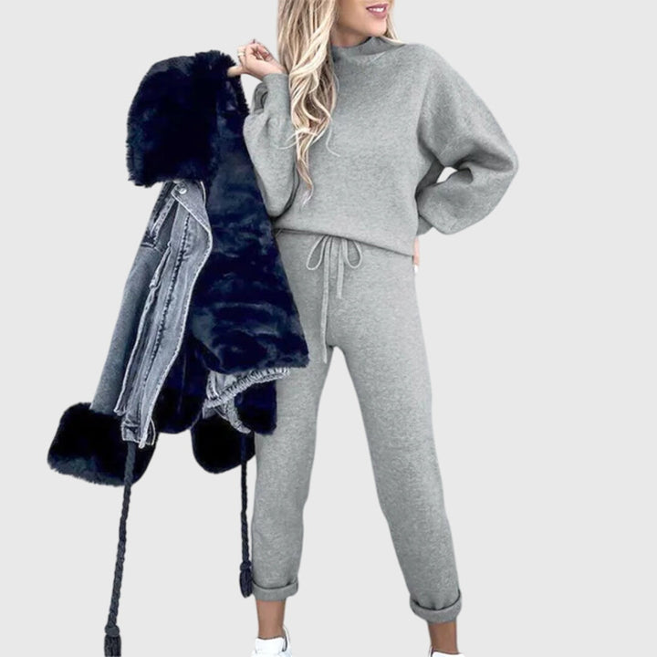 Comfortable and Stylish Women's Tracksuit