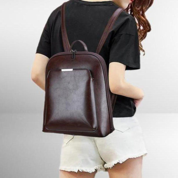 Saskia - Classic backpack with double zip opening