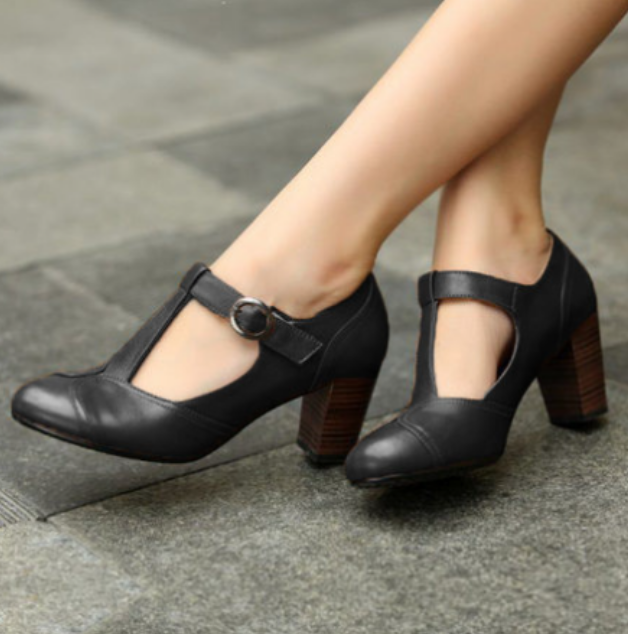 RACHELE | Elegant T-bar court shoe with low heel for a refined look