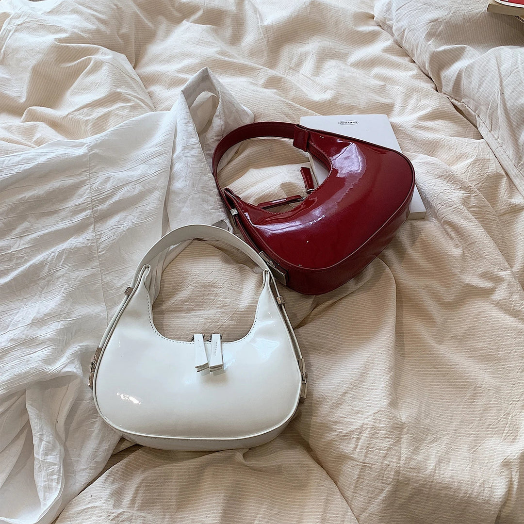 Vintage crescent-shaped bag Bella™