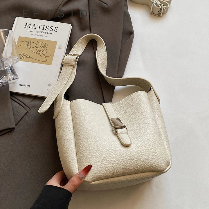 Iris™ – Modern bucket bag with a leather look