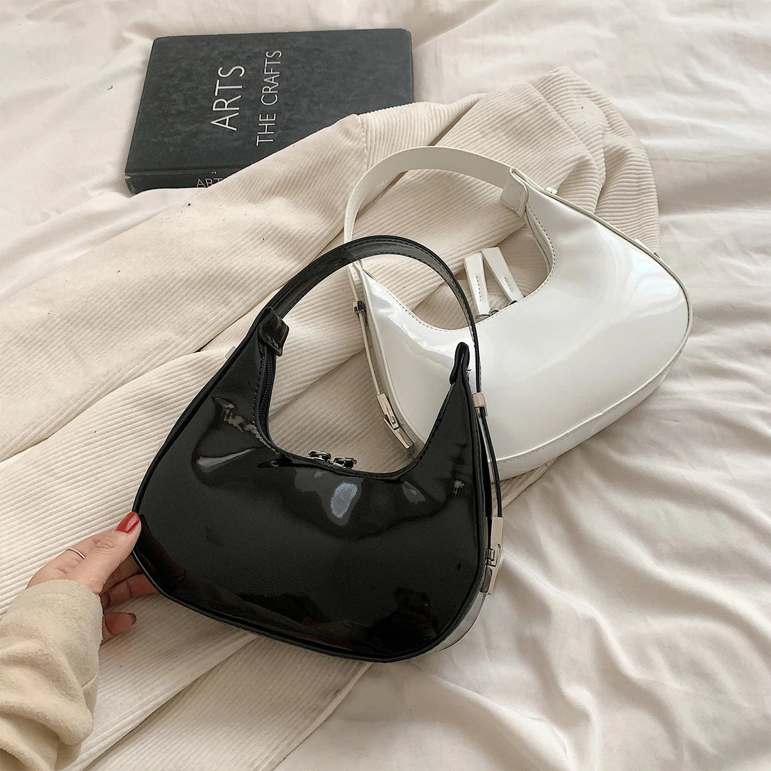 Vintage crescent-shaped bag Bella™