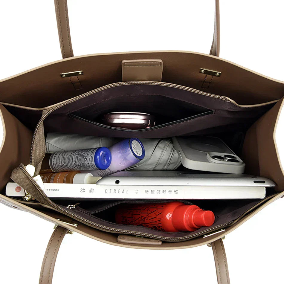 Elegant everyday bag with a leather look