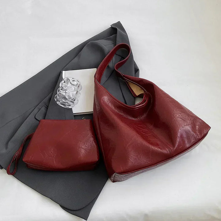 Loose hobo bag with a leather look