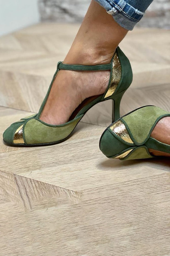 Alona™ | Elegant patchwork court shoes with T-bar and closed toe for a refined style